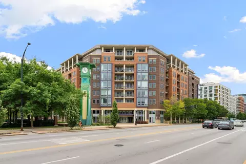 437 W Division St #511, Chicago, IL 60610