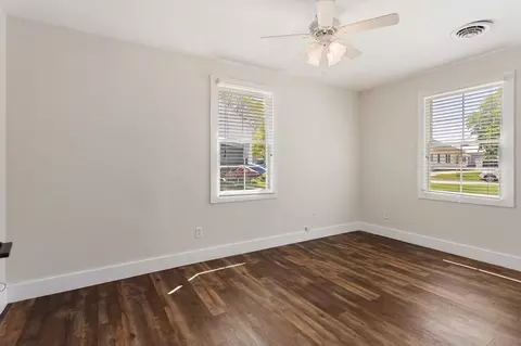 Bedroom - 447 E Pine St, Paxton, IL 60957 photo 2 of 5