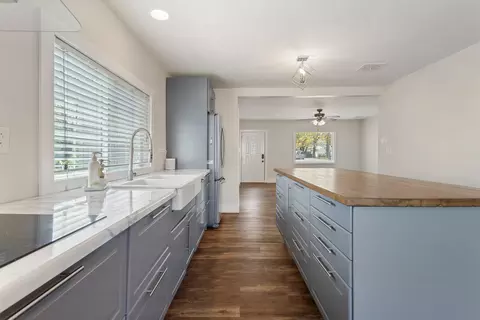 Kitchen - 447 E Pine St, Paxton, IL 60957 photo 4 of 5