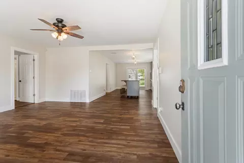 Entry Way - 447 E Pine St, Paxton, IL 60957 photo 1 of 1