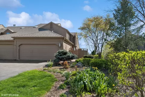 2356 W Oak Hill Rd #1050, Lake Barrington, IL 60010