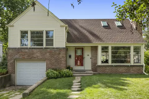 16 Williamsburg Ct, Evanston, IL 60203