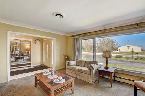 Living - 1088 E Steger Rd, Crete, IL 60417 photo 2 of 6