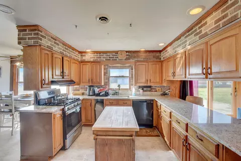 Kitchen - 1088 E Steger Rd, Crete, IL 60417 photo 2 of 4