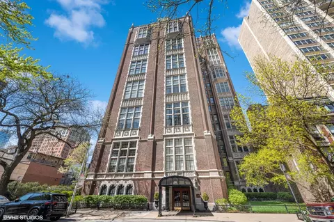 20 E Cedar St #6E, Chicago, IL 60611