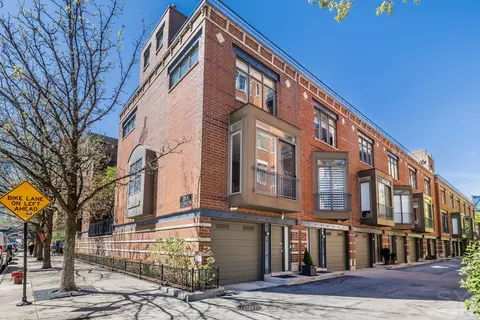320 N Clinton St #M, Chicago, IL 60661