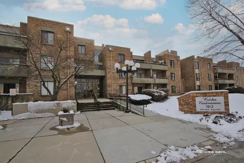 1912 Prairie Sq #306, Schaumburg, IL 60173
