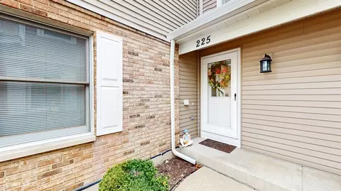 Exterior - 225 E Theodore Ln, Itasca, IL 60143 photo 2 of 3