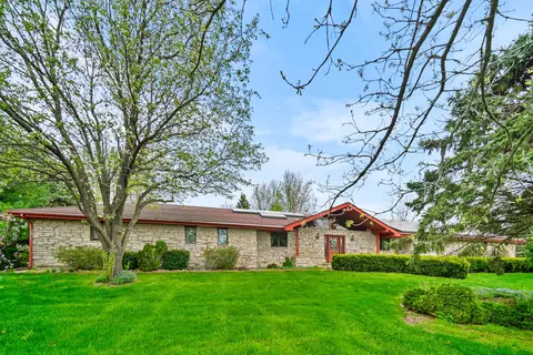 2863 4360th Rd, Sheridan, IL 60551