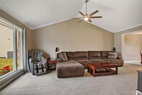 287 Windsor Dr, Bartlett, IL 60103 photo 6