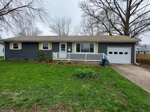 606 N Ohio St, Tuscola, IL 61953