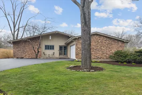 970 Valley Rd, Lake Forest, IL 60045