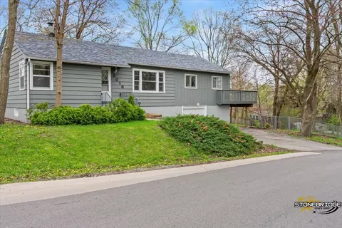 5016 W Wonder Lake Dr, Wonder Lake, IL 60097