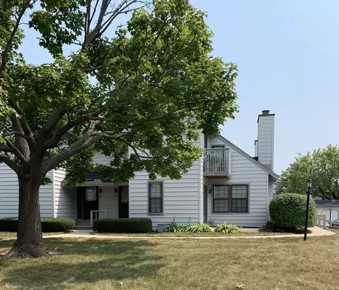 703 Wakefield Rd, Gurnee, IL 60031