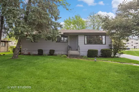 17627 Paxton Ave, Lansing, IL 60438