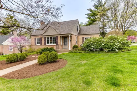 601 Ardmore Ter, Libertyville, IL 60048