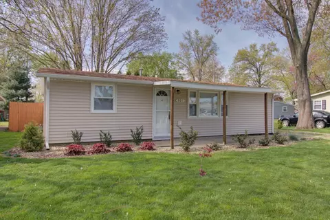 901 E Fairview Dr, Tuscola, IL 61953