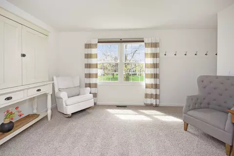 Living - 400 Plumage Ct, Normal, IL 61761 photo 6 of 10