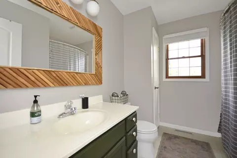 Bath - 400 Plumage Ct, Normal, IL 61761 photo 6 of 7