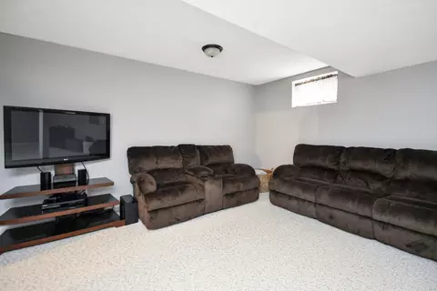 Living - 400 Plumage Ct, Normal, IL 61761 photo 7 of 10