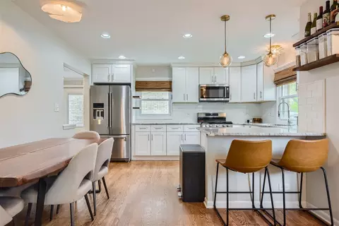 Kitchen - 465 Northgate Ct, Riverside, IL 60546 photo 5 of 5