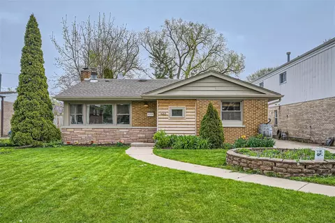 465 Northgate Ct, Riverside, IL 60546