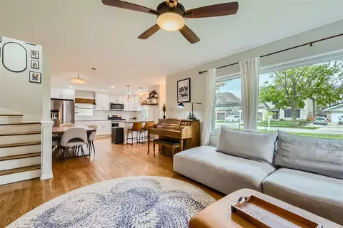 Living - 465 Northgate Ct, Riverside, IL 60546 photo 1 of 1