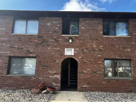 1202 Dean Dr #1, Urbana, IL 61802