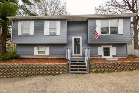 14 Hillcrest Ave, Fox Lake, IL 60020
