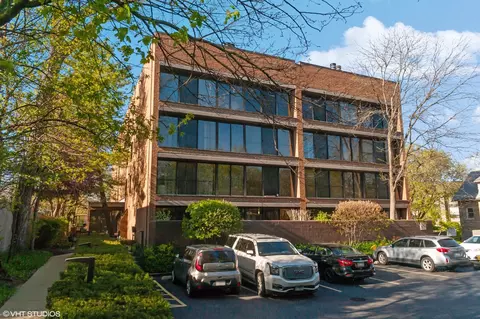 619 Glenview Ave #404, Highland Park, IL 60035