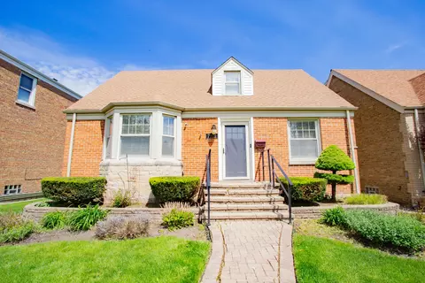 7918 W Metropole St, Elmwood Park, IL 60707
