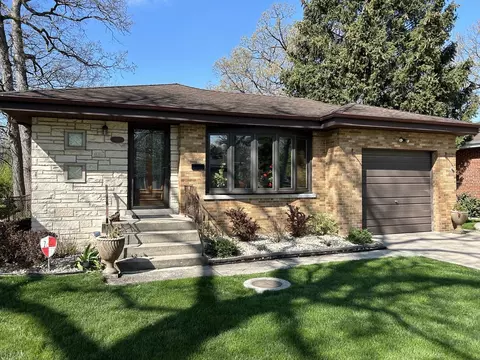 7917 W Leonora Ln, Elmwood Park, IL 60707