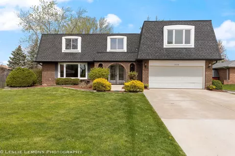 3048 Hillside Ln, Darien, IL 60561