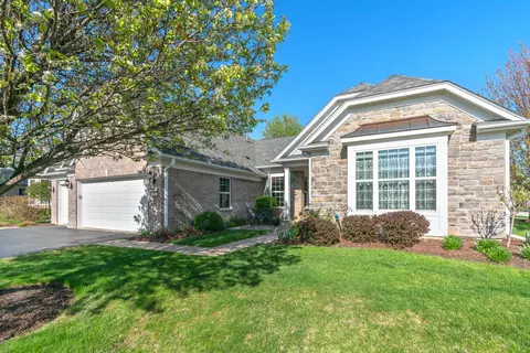 601 Cardinal Cove Ct, Elgin, IL 60124