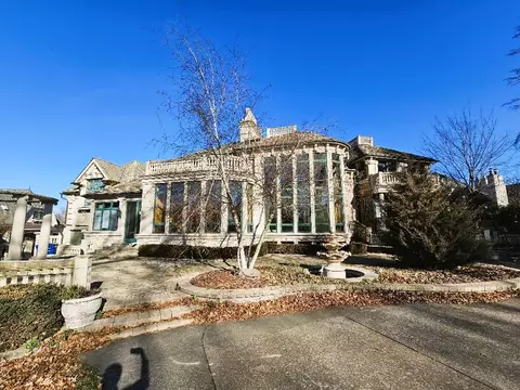 102 E Farnham Ln, Wheaton, IL 60189 photo 4