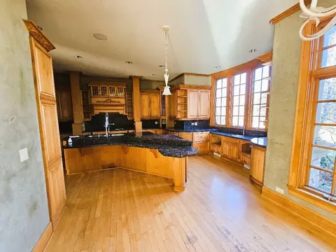 102 E Farnham Ln, Wheaton, IL 60189 photo 9