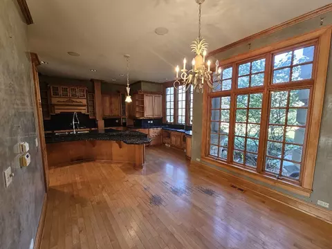 102 E Farnham Ln, Wheaton, IL 60189 photo 10