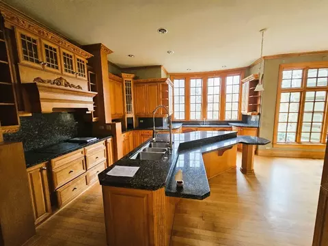 102 E Farnham Ln, Wheaton, IL 60189 photo 8