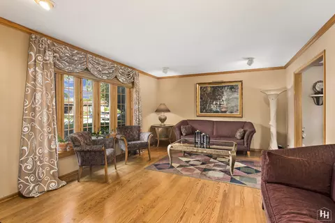 Living - 573 N 3rd Ave, Des Plaines, IL 60016 photo 3 of 7