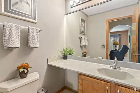 Bath - 573 N 3rd Ave, Des Plaines, IL 60016 photo 1 of 7