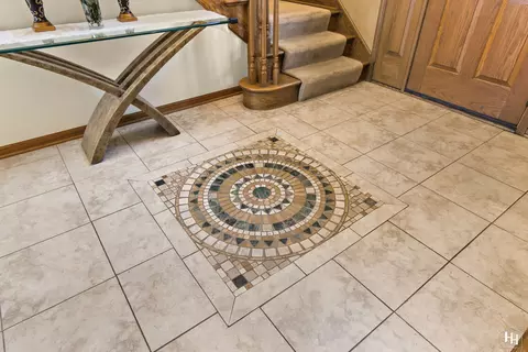 Entry Way - 573 N 3rd Ave, Des Plaines, IL 60016 photo 2 of 2