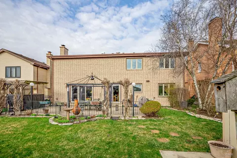 Exterior - 573 N 3rd Ave, Des Plaines, IL 60016 photo 7 of 8