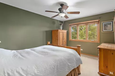 Bedroom - 573 N 3rd Ave, Des Plaines, IL 60016 photo 5 of 5