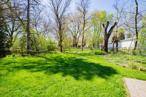 Exterior - 767 Goethe St, Elgin, IL 60123 photo 5 of 6