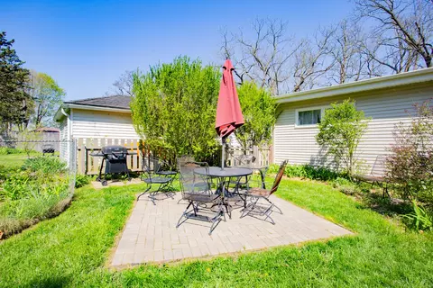 Exterior - 767 Goethe St, Elgin, IL 60123 photo 4 of 6