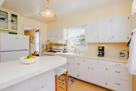 Kitchen - 767 Goethe St, Elgin, IL 60123 photo 2 of 2
