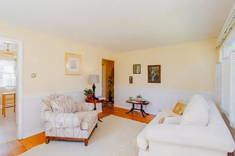 Living - 767 Goethe St, Elgin, IL 60123 photo 1 of 6