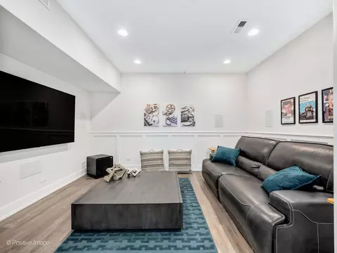 Living - 554 Forest Ave, River Forest, IL 60305 photo 7 of 7