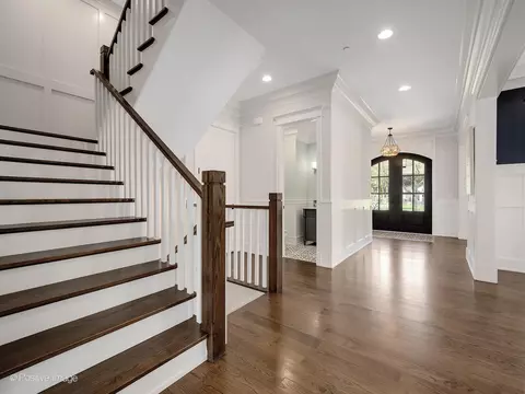 Entry Way - 554 Forest Ave, River Forest, IL 60305 photo 1 of 2