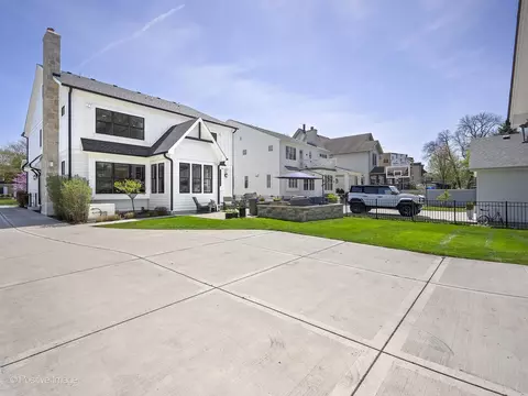Exterior - 554 Forest Ave, River Forest, IL 60305 photo 14 of 22